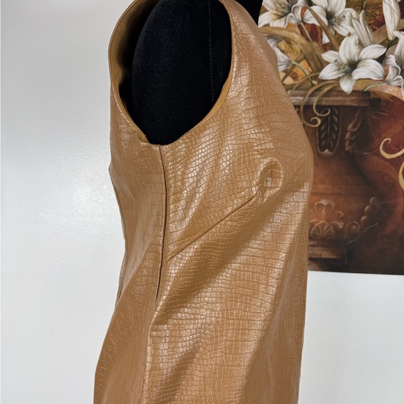 Shelby & Palmer Elegant Tan Sleeveless Dress size 6 - Picture 2 of 12